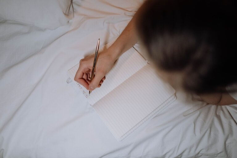 Beginner Guide to Journaling Every Day: Tips and Benefits